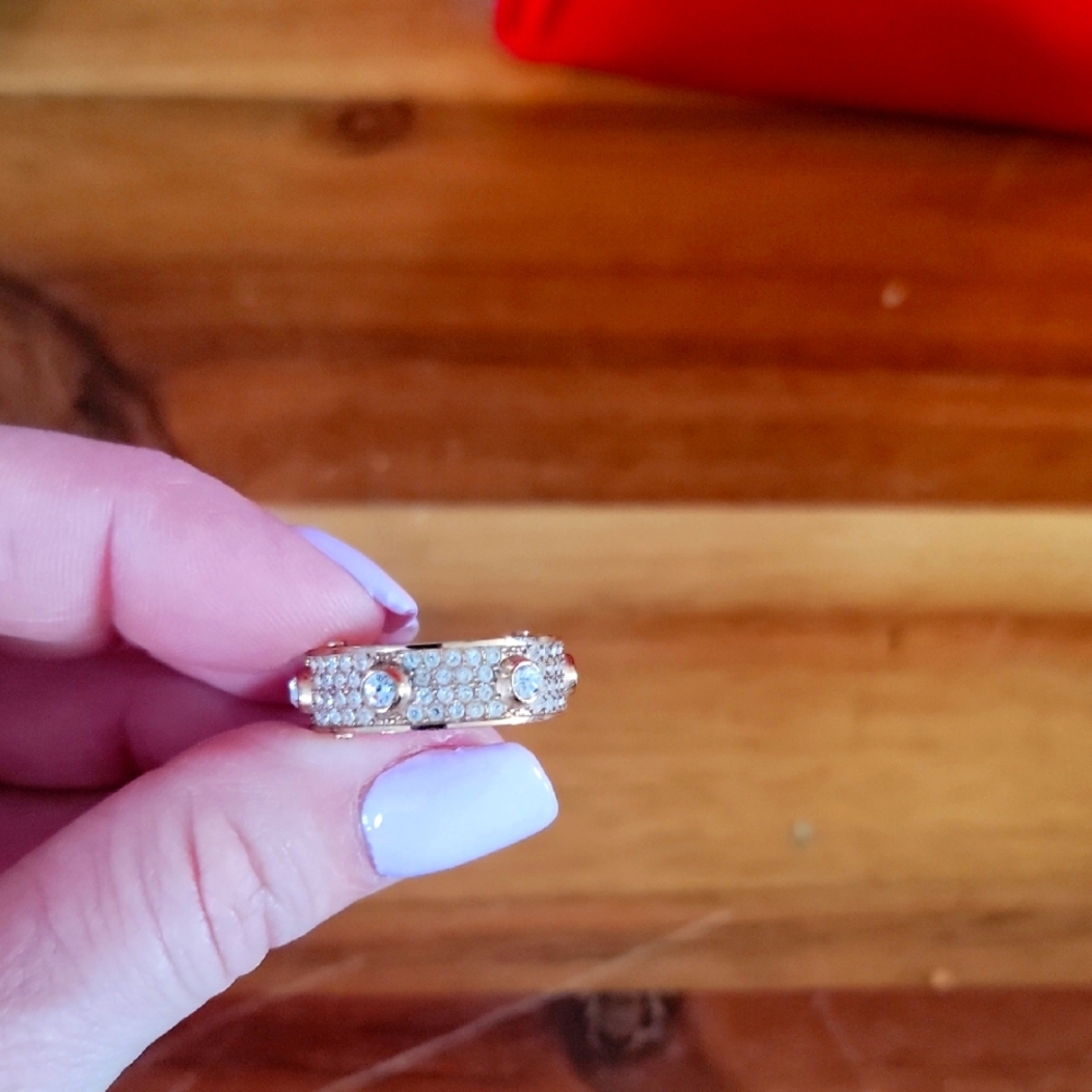 Elegant Gold and Silver Women's Ring